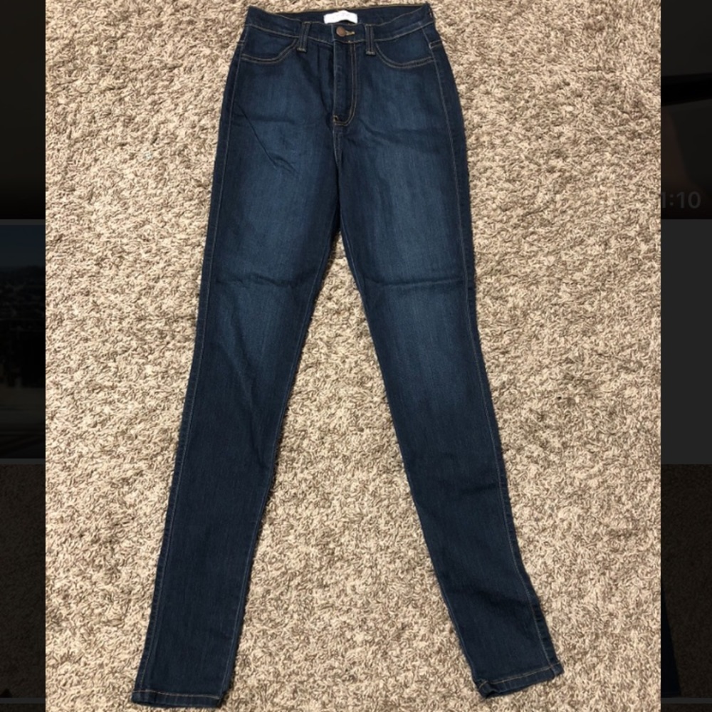 Dark skinny jeans